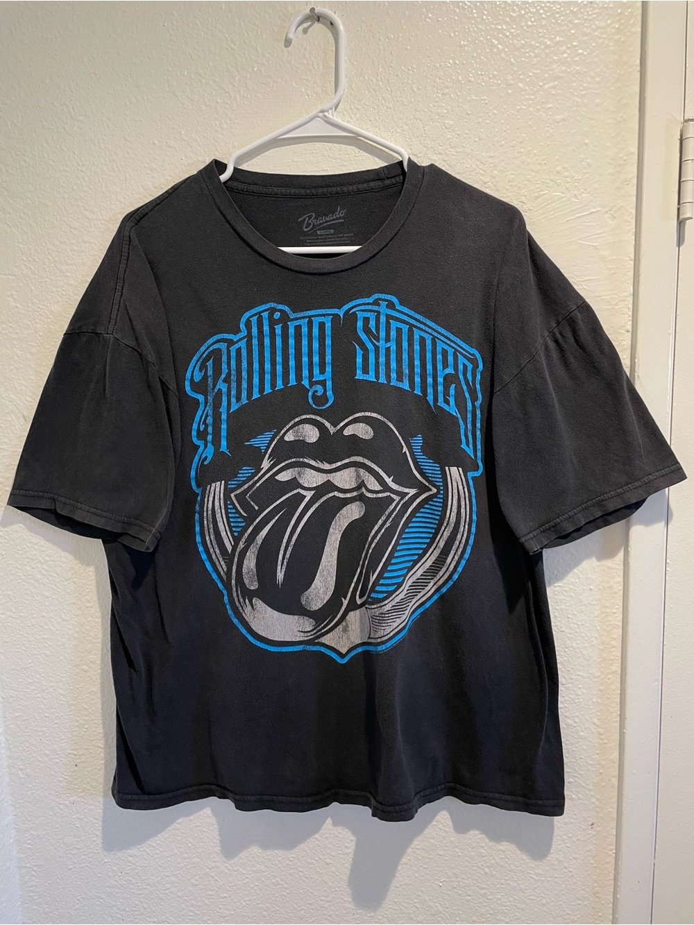 Rolling Stones Shirt XL Black Blue Tongue Logo Graphic Band Rock Tee Bravado